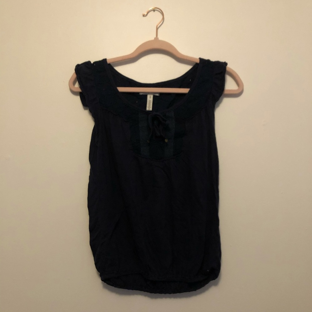 Navy blue Aeropostale tank top with eyelet details